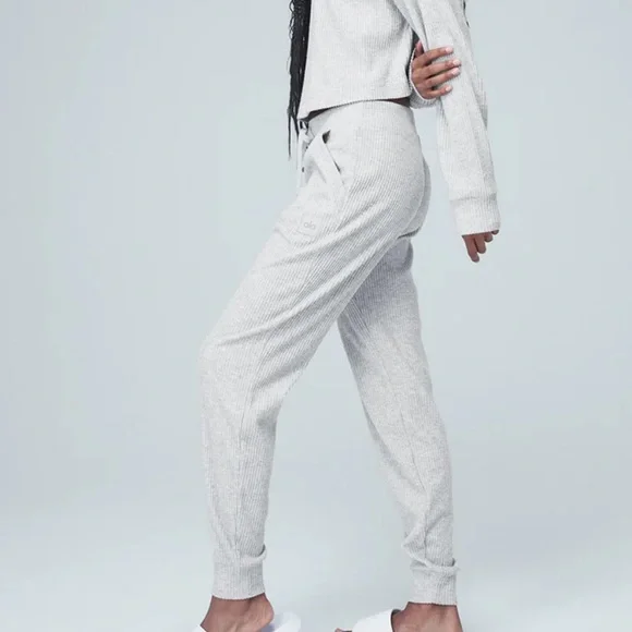 ALO Yoga | Pants & Jumpsuits | Alo Yoga Muse Sweatpant | Poshmark